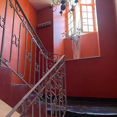 Le Sully Hotel 2*