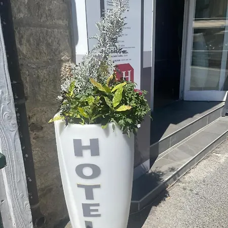 Le Sully Hotel 2*