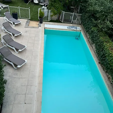 Le Sully Hotel