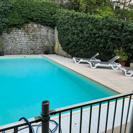 Otel Le Sully 2*